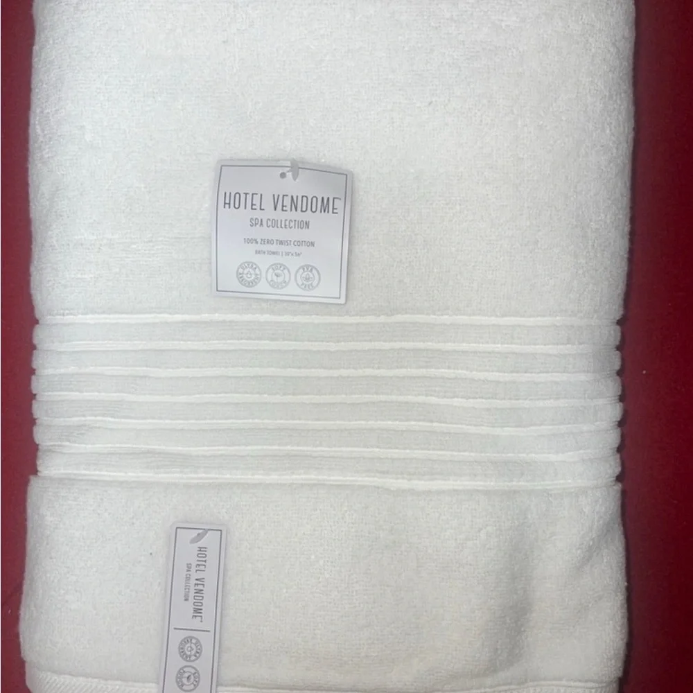 Hotel Vendome Spa Collection 100% Zero Twist COTTON Bath TOWEL 30x56” White NWT